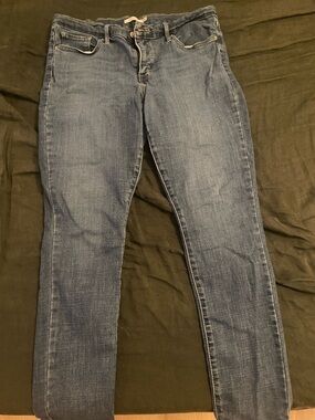 Levi's 311 size 32 Women's Shaping Skinny Jeans in Faded Blue Denim